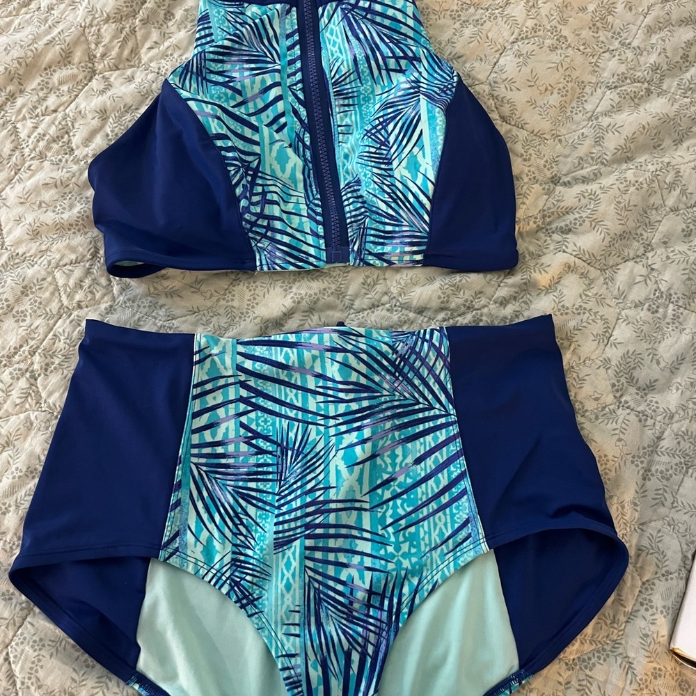 Blue and Green Patterned Women's Swim Set
